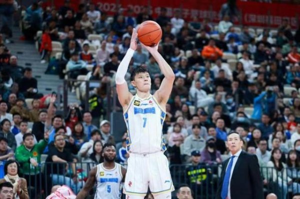 178炒股配资论坛网 CBA｜拿到澄清信 曾凡博元旦大战将迎赛季首秀