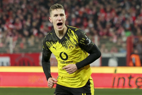 如何配资 罗马诺：施洛特贝克同意与多特续约至2031年，年薪大幅度提升